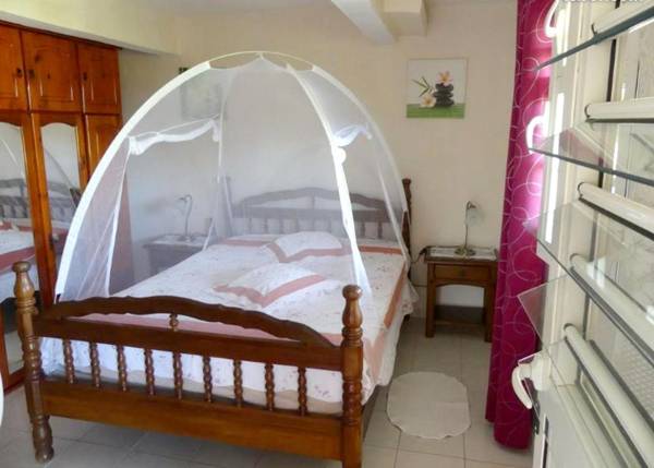 Appartement de 2 chambres avec jardin clos et wifi a Le Vauclin a 1 km de la plage