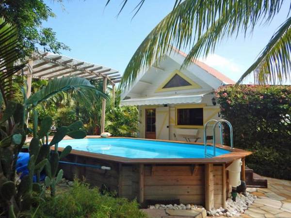 Chalet d'une chambre a Le Vauclin a 150 m de la plage avec piscine privee jardin clos et wifi