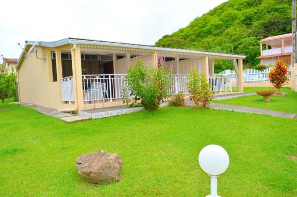 Studio avec jardin clos et wifi a Saint Anne a 1 km de la plage