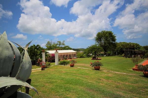 Villa with swimming pool and garden view MQSA20