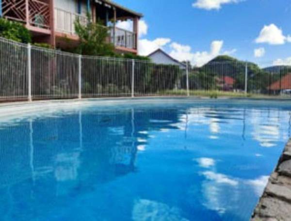 Studio avec piscine partagee terrasse amenagee et wifi a Sainte Anne