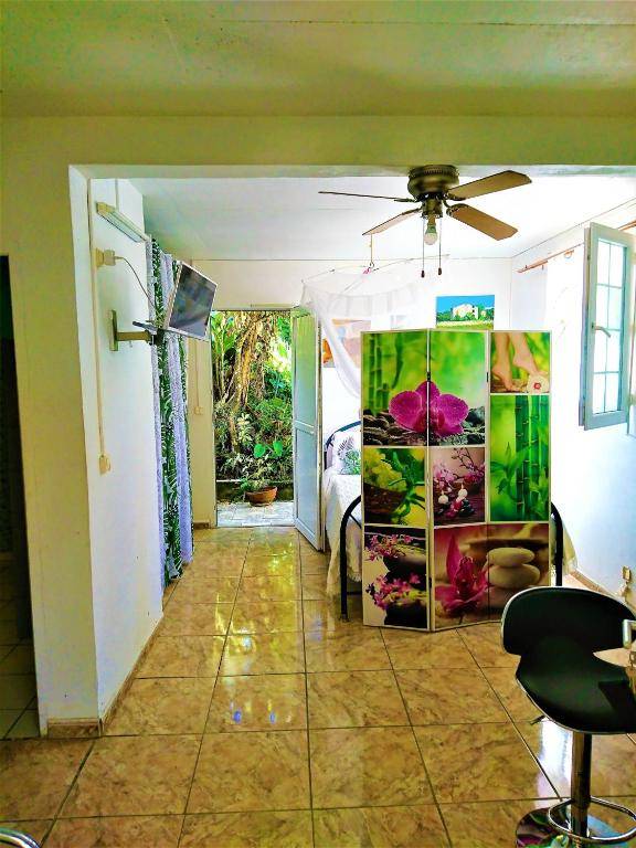 Studio avec vue sur la ville jardin clos et wifi a Fort de France