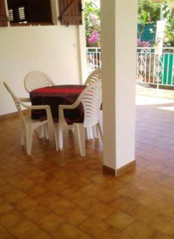 Appartement d'une chambre avec vue sur la mer terrasse amenagee et wifi a Fort de France