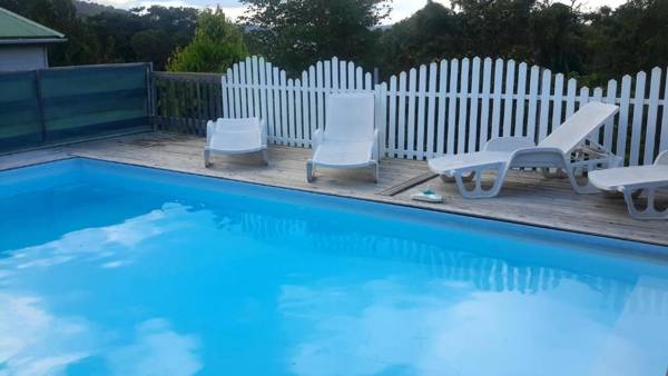 Propriete de 2 chambres avec piscine partagee jardin amenage et wifi a Le Robert a 1 km de la plage