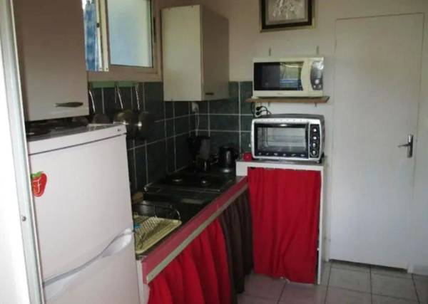 Studio a Les Anses d'Arlet a 500 m de la plage avec vue sur la mer et jardin amenage