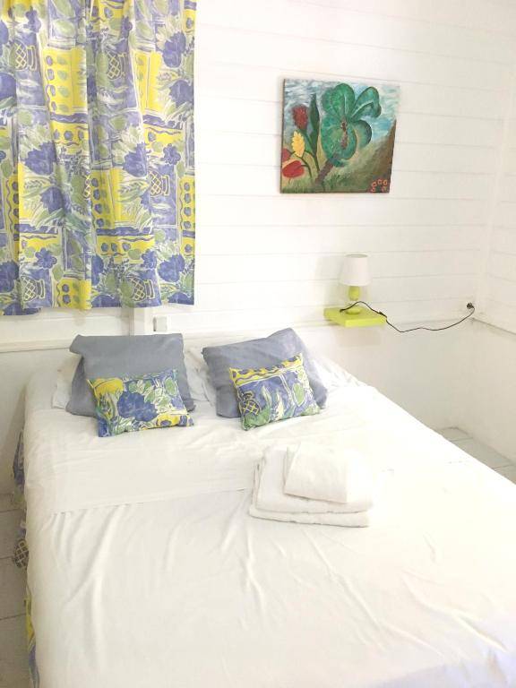 Villa de 3 chambres avec vue sur la mer piscine privee et jardin clos a Le Carbet a 2 km de la plage