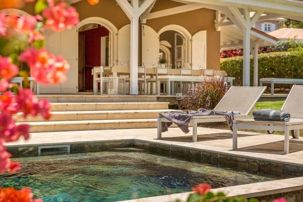 Villa Cerisier piscine et vue imprenable sur la mer