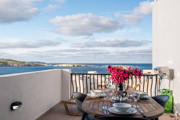 GetawaysMalta - Seashells Penthouse 12 with terrace and sea view in Bugibba