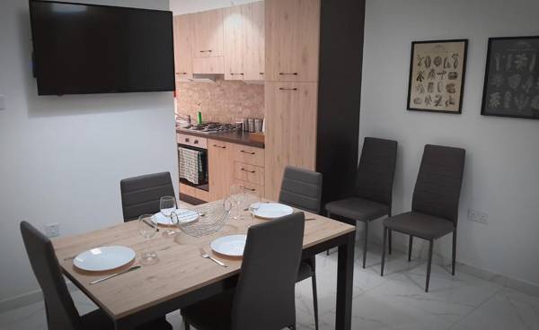 68 Blue Crystal Flat 1