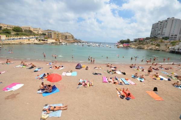 Spinola Bay top floor seafront 3 bedroom Apartment with panoramic sea views - by Getawaysmalta