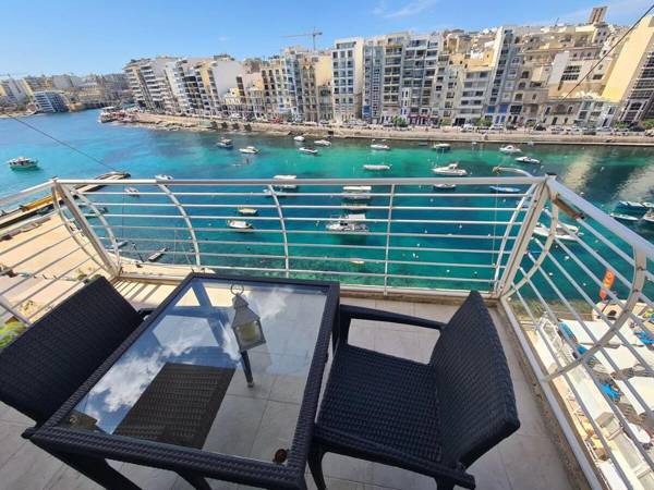 Seafront Duplex Penthouse in the heart of Spinola