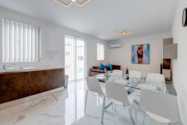 Splendid 2BR Apartment in central St Julians