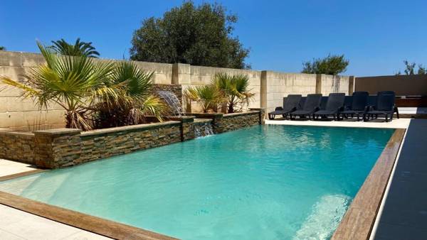 Ta Lucija - Luxurious 6 Bedroom/En suite Villa - Pool / AC