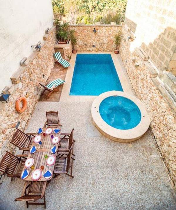 5 bedrooms villa with private pool and wifi at In Nadur 1 km away from the beach