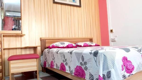 One bedroom appartement with city view furnished terrace and wifi at Souillac