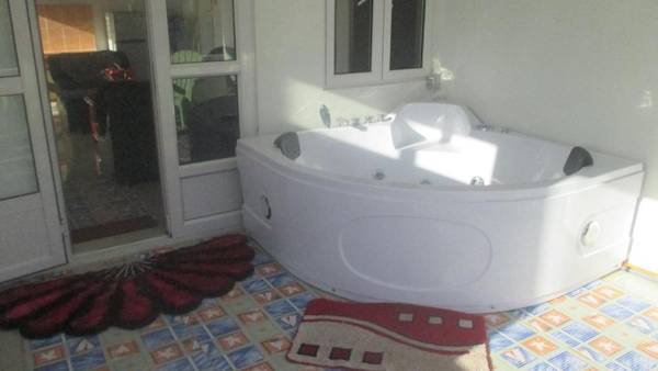 House/ Private Pool  wifi jacuzzi/spa security alarm canal+ near sea