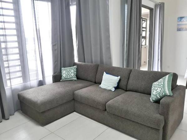 2 bedrooms appartement at Flic en Flac 800 m away from the beach with shared pool balcony and wifi