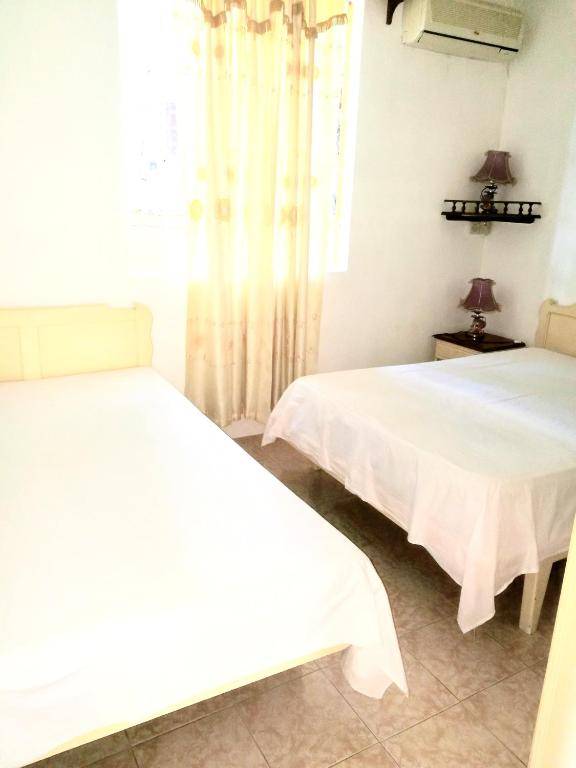 2 bedrooms appartement at Flic en Flac 300 m away from the beach with enclosed garden and wifi