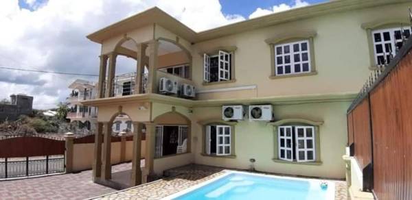 RS VILLAS private bungalow with poolyardWiFi and 100mts to the beach