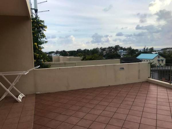 3 bedrooms appartement at Blue Bay 300 m away from the beach with sea view enclosed garden and wifi