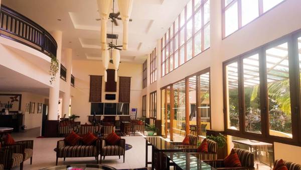 Hulhule Island Hotel