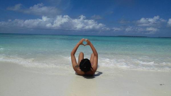 Dhiffushi White Sand Beach