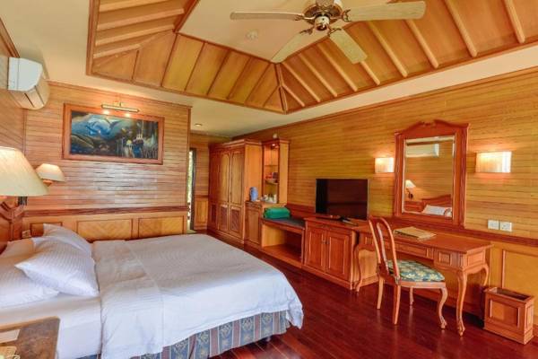 Royal Island Resort at Baa Atoll Biosphere Reserve