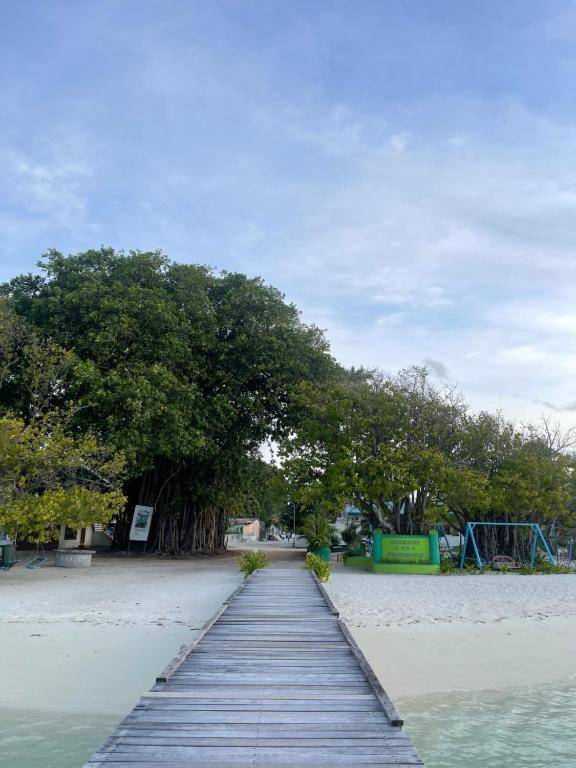 Atholhu Residence