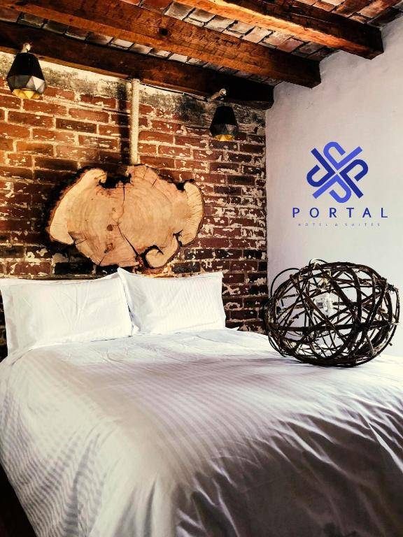 Hotel Portal & Suites