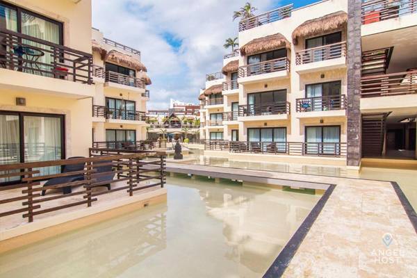 Private Oceanview Roof Terrace with Plunge Pool!