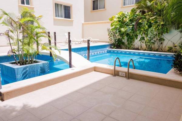 Modern Condo Just Steps to Mamitas Beach & 5th!