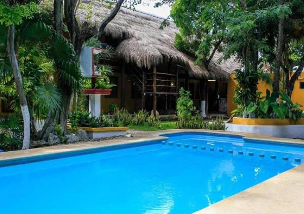 Esduma Iguanas Hotel Playa del Carmen