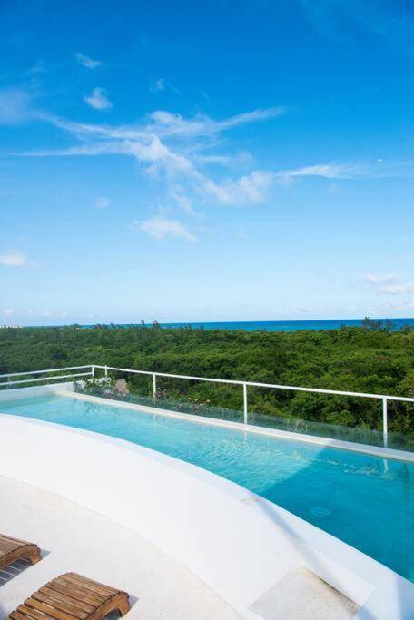 Great Location Ocean View Suite Outdoor Infinity Pool 2 Double beds by Mint