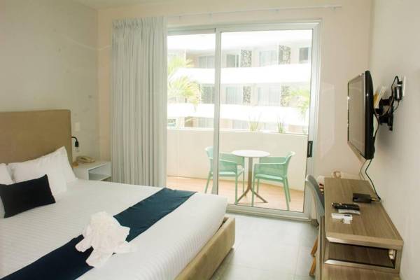 G214N Paulina Luxury Condo.Downtown 5 min from the beach