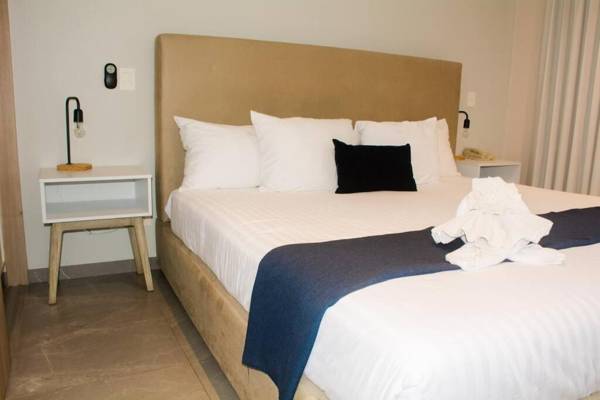 G214N Paulina Luxury Condo.Downtown 5 min from the beach