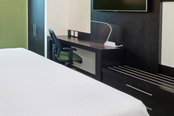 Workspace - Holiday Inn Express - Tuxpan an IHG Hotel