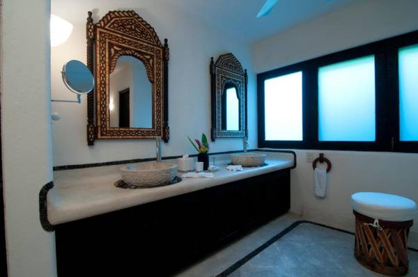 Tentaciones Hotel & Lounge Pool - Adults Only