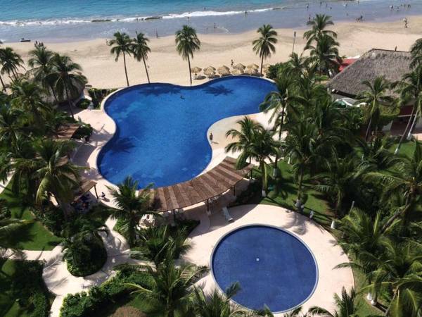 Beachfront 3 bed condo in Amara Ixtapa