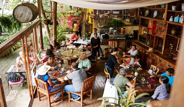 Mesón De Leyendas Breakfast & Downtown