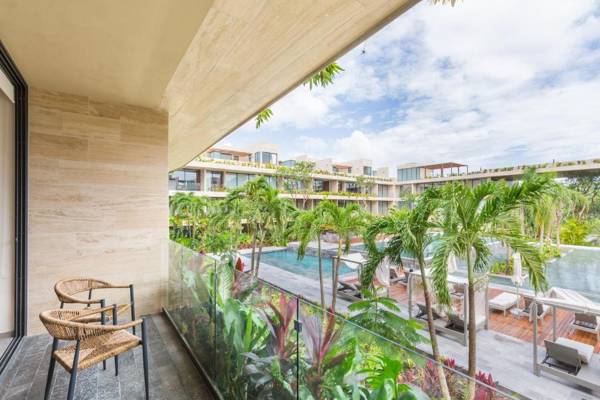 Unique Studio in a private complex with a great pool and gym