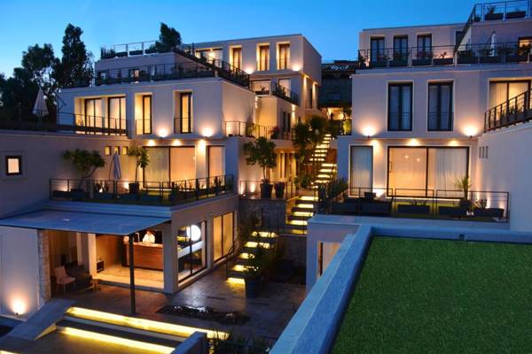 Ilo Rojo San Miguel de Allende Curamoria Collection