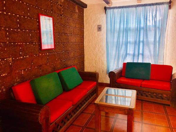 Comfy 4 Bedroom Town House Garden & Market Area