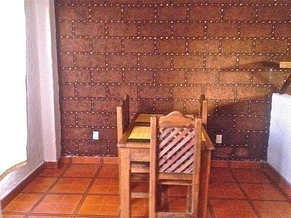 Comfy 4 Bedroom Town House Garden & Market Area