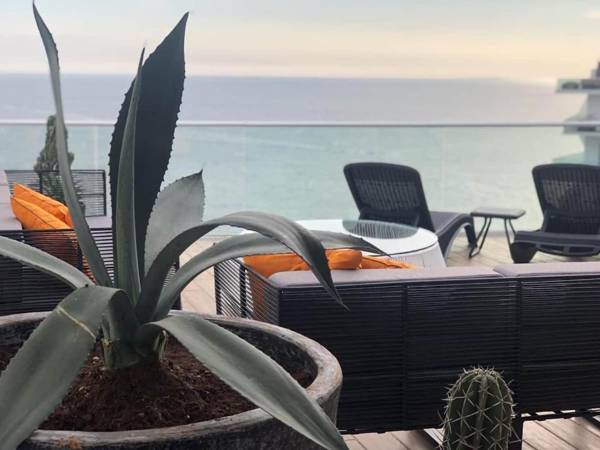 Icon Vallarta- PH rooftop with Jacuzzi!