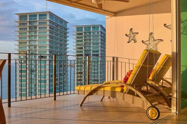 Beachfront condo at Venetian