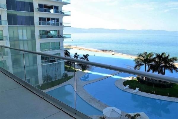Beachfront Peninsula Puerto Vallarta