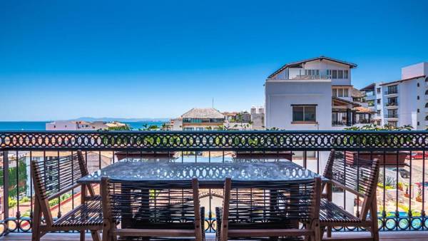 Pier 57-403 - Pier 57 Romantic Zone Ocean Views 2 bedroom 2