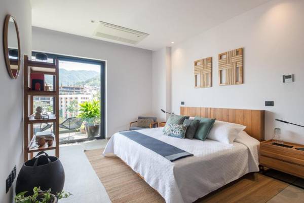 SailView 108 - SailView Romantic Zone 1 Bed 1 bath Rooftop Poo