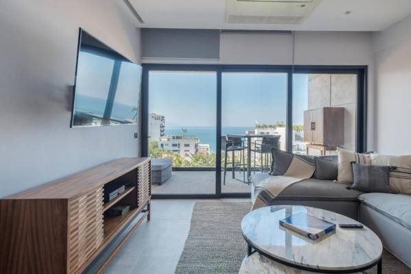 SailView 112 - Sail View Romantic Zone Rooftop Pool Ocean Views