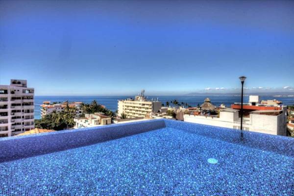 Luxury Pinnacle with jacuzzi